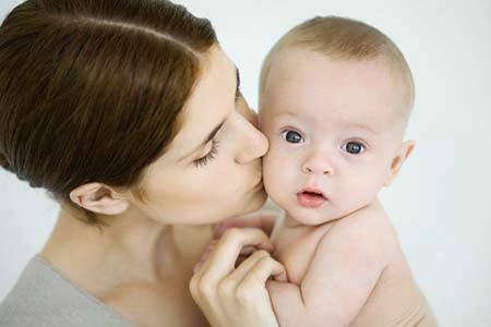 Đứa con ra đời nhưng cha đứa trẻ vẫn bặt vô âm tín 1 Đứa con ra đời nhưng cha đứa trẻ vẫn bặt vô âm tín 1