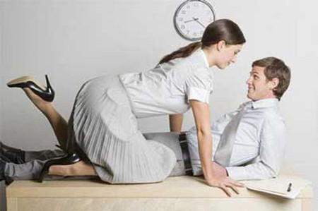 Bóng đen đang đến với gia đình mình 1 Bóng đen đang đến với gia đình mình 1