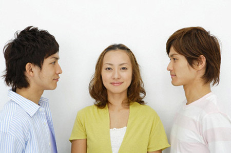 Em nên chọn ai đây? 1 Em nên chọn ai đây? 1