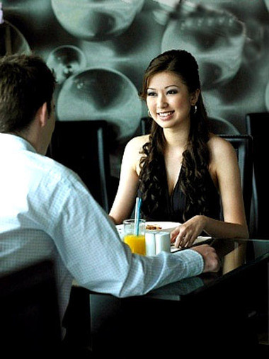 Phụ nữ xinh đẹp ít người giỏi giang, khéo léo 1 Phụ nữ xinh đẹp ít người giỏi giang, khéo léo 1