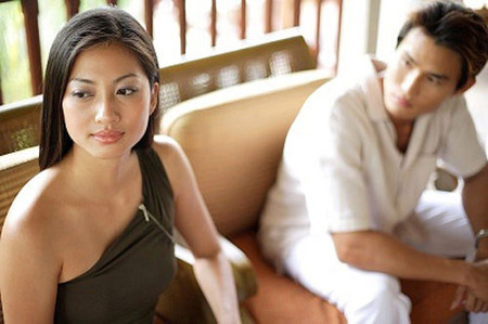 Ngày ngày gã vô tư chở vợ đi... Ngày ngày gã vô tư chở vợ đi...