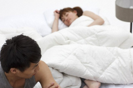Vợ vô sinh do từng nạo hút thai quá nhiều 1 Em đau khổ khóc hàng đêm mà vợ cũng không biết.