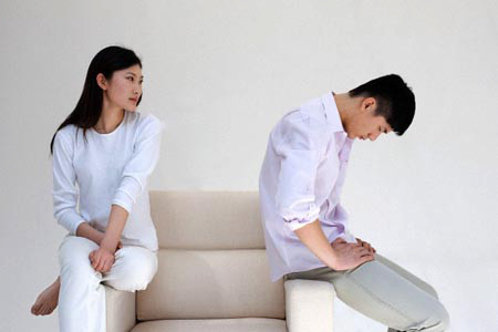Âm mưu hèn hạ của người yêu 1 Điệp không sao hiểu nổi thái độ hờ hững của Trung.