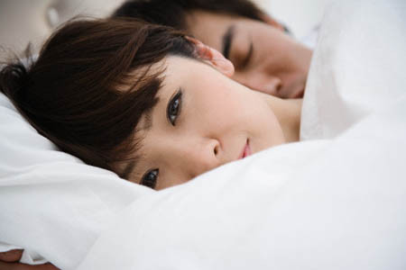 Mỗi đêm nằm ngủ bên cạnh chồng, tôi lại khóc thầm vì nỗi nhớ thương anh 1 Mỗi đêm nằm ngủ bên cạnh chồng, tôi lại khóc thầm vì nỗi nhớ thương anh 1