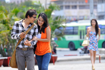 Anh chỉ... chơi bời tí thôi! 1 Em tự hỏi có khi nào em cũng chỉ là người để anh "chơi bời tí thôi"?