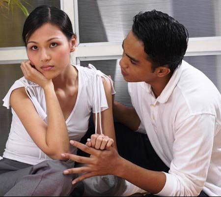 Đến bao giờ anh ấy mới thôi Sau những giận hờn, cãi vã, năn nỉ, tôi bỏ qua cho anh vì lời hứa của anh rằng "anh luôn đặt em lên vị trí hàng đầu, đó chỉ là qua đường, anh sẽ không dây dưa nữa ".