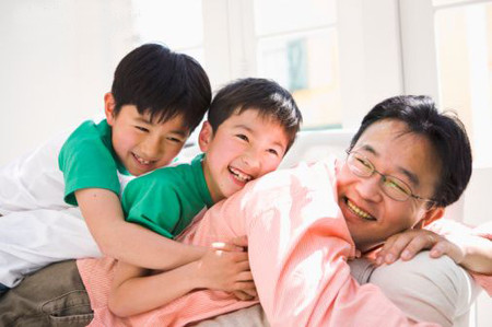 Bỏ về nhà ngoại hơn nửa năm, giờ lại muốn ly hôn, có phải vợ tôi đã có người khác? (phần 1) 1 Từ khi chúng tôi còn nhỏ, bố đã có những dự tính cho tương lai của chúng tôi