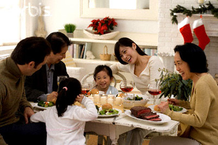 Có lẽ nào gia đình tôi sẽ tan vỡ? (phần 1) 1 Vợ chồng tôi có mối quan hệ tốt với gia đình hai bên nội ngoại