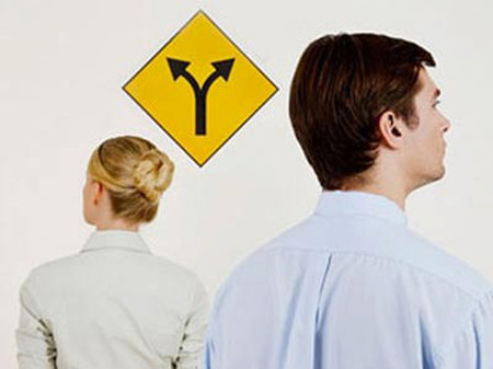 Tôi có nên ly thân với chồng để anh nhìn nhận và cân nhắc về gia đình? 1 Tôi muốn vợ chồng ly thân một thời gian để cả hai nhìn nhận lại mọi vấn đề.