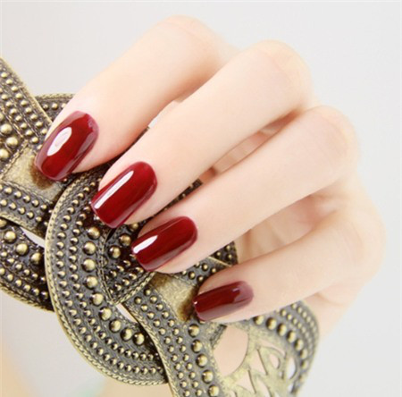 Những mẫu nail bóng được yêu thích trong mùa hè 2