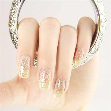 Những mẫu nail bóng được yêu thích trong mùa hè 8