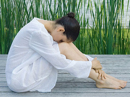Mất lòng tin đối với chồng khi vừa cưới được nửa tháng 1 Em hoang mang, mất lòng tin vào chồng, không biết phải làm thế nào để bảo vệ hạnh phúc gia đình mình.