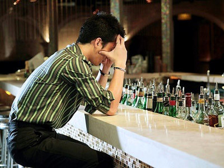 Cảm giác đầy tội lỗi 1 Cảm giác thiếu quan tâm của vợ khiến tôi mắc sai lầm.