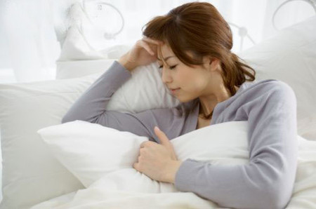 Có chồng nhưng vẫn sống cảnh mẹ đơn thân 1 Có chồng mà cô phải sống cảnh như một bà mẹ đơn thân.