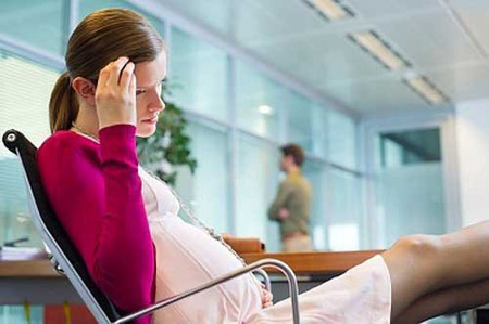 Gia đình anh nhất quyết không chấp nhận con dâu miền Trung 1 anh đau khổ bảo em rằng anh chẳng còn sự lựa chọn nào khác, anh bảo em hãy tự quyết định cho chính mình và đứa con.