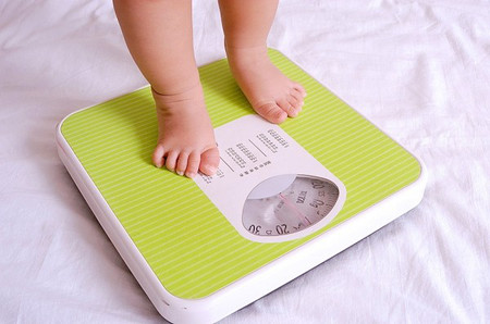 Để cải thiện cân nặng cho bé 1 Bé nhà em gần 2 tháng nay không tăng lạng nào khiến em lo lắm