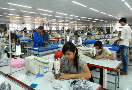 Mới 21 tuổi mà tôi như đã đi hết nửa cuộc đời (Phần 1) 2 Tôi ra thành phố làm may để lấy tiền nuôi con
