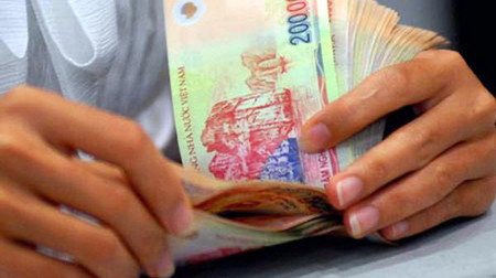 Choáng với sự thật về mức lương của chồng 1 Tiền lương của chồng là ẩn số.