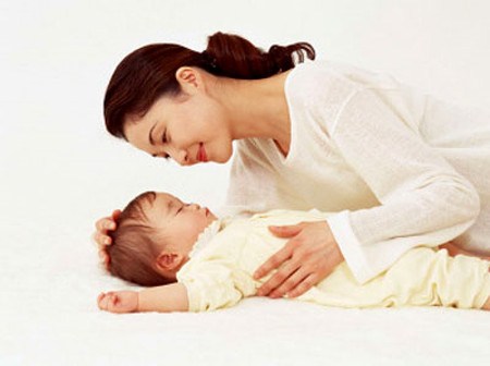 Tư thế ngủ không đúng 1 Giúp bé ngủ ngon, thoải mái và có lợi cho sức khỏe.