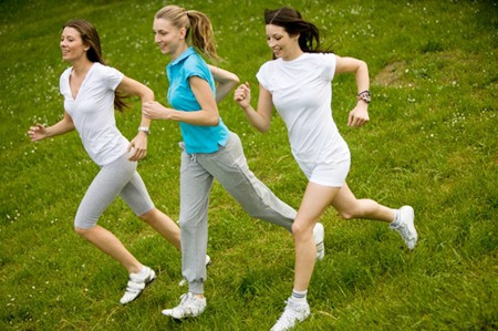Tránh nỗi lo tăng cân, béo phì 1 Vận động thể dục sẽ giúp bạn giữ được thân hình cân đối.