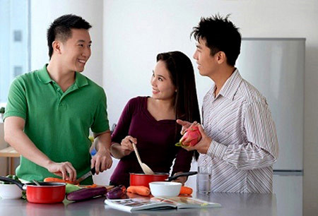 Chị dâu tương lai luôn nói lời yêu thương tôi 1 Ánh mắt chị nhìn tôi, cách chị nói chuyện (chị gọi tôi bằng tên và xưng mình) đều có vẻ quá thân thiết.