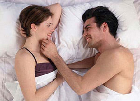 Thủ thỉ ngọt ngào 1 Hãy cho nàng thấy bạn đã chuẩn bị chu đáo như thế nào cho ngày hôm nay và tình yêu của bạn dành cho cô ấy.