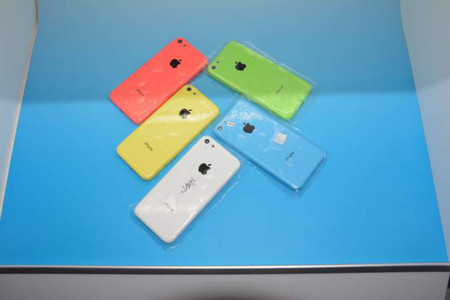Giá Iphone 5c ở thị trường xách tay tiếp tục giảm mạnh 1 Việt Nam đang là thị trường có giá iPhone 5c thuộc hàng rẻ nhất hiện nay so với thế giới.