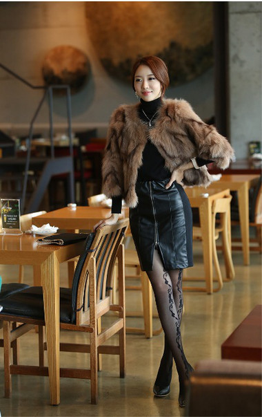 Chân váy juyp xẻ tà - sành điệu và xinh tươi nơi công sở 12 Chân váy juyp xẻ tà - sành điệu và xinh tươi nơi công sở 12