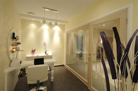 Màu sắc 1 Màu sắc tốt nhất cho các căn phòng spa bao gồm các sắc thái nhẹ nhàng.