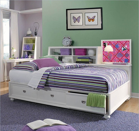 Lưu trữ sáng tạo với góc tường, kệ âm và gầm giường 2