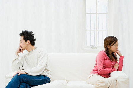 Tình yêu anh dành cho em có đủ lớn để gạt đi quá khứ? 1 Anh đừng nghĩ em nhiều chuyện hay giận và luôn soi mói quá khứ của anh