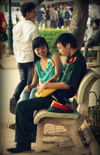 Từ bỏ tình yêu 1 Em thiệt thòi nhiều khi yêu bộ đội như anh nhưng em đã bỏ qua tất cả để luôn hướng về anh
