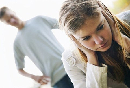 Em phải đi vì nó là con đường duy nhất 1 Anh chê em mọi thứ để anh có lý do ra ngoài 1 mình