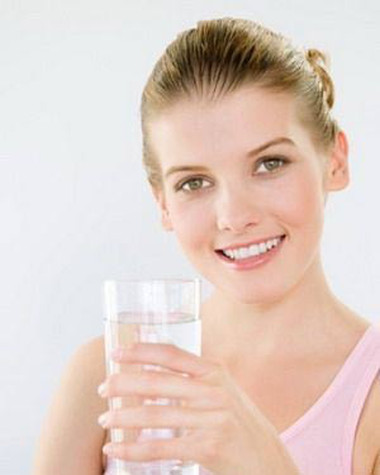 Không thích uống nước 1 Bạn nên hình thành và nuôi dưỡng thói quen uống nhiều nước