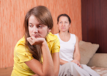 Cha mẹ ngăn cản tôi đoàn tụ chồng con 1 Cha mẹ ngăn cản tôi đoàn tụ với chồng con