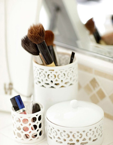 6. Dụng cụ trang điểm bẩn 1