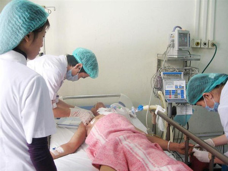 Người lớn bị sởi gây biến chứng viêm não 1 rong thời gian vừa qua bệnh sởi đang hoành hành tấn công ở đối tượng trẻ em, nhưng tỉ lệ này nhập viện cũng đáng kể.