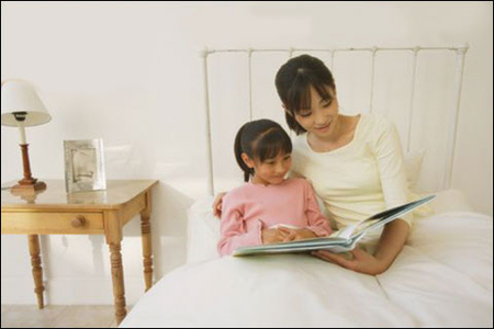 Còn lại gì sau hôn nhân? 1 Cái cách con cầm tấm ảnh lên cười cười, chỉ chỏ... mẹ nghe mà thấy lòng nặng trĩu…