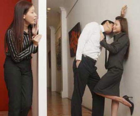 Chồng ngoại tình còn xui bồ đánh vợ! 1 tôi không bắt được trai trên gái dưới nhưng...