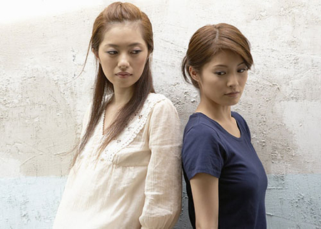 Khổ nhục vì 'giặc ngô' 1 Cô ta săm soi, hãm hại tôi đủ điều