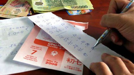 Anh ấy chỉ có cái tội... ham mê cờ bạc 2 Anh ấy chỉ có cái tội... ham mê cờ bạc 2