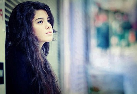 Tôi không biết mình là người như thế nào nữa 1 Tôi lại bắt đầu có cảm giác đau khổ khi nghĩ về anh.