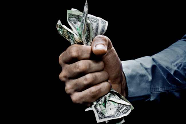 Tiền quyết định bản chất con người sao 1