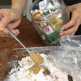 Cách làm món nem chạo chay cuốn sả 2 Cách làm món nem chạo chay cuốn sả 2