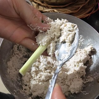Cách làm món nem chạo chay cuốn sả 4 Cách làm món nem chạo chay cuốn sả 4
