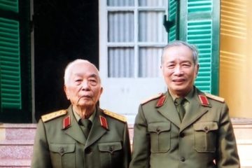GS.TSKH Lê Thế Trung và câu chuyện ly kỳ về cây xạ đen GS.TSKH Lê Thế Trung và câu chuyện ly kỳ về cây xạ đen