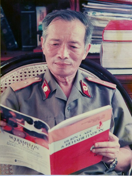 Tiểu sử Giáo sư Lê Thế Trung 1