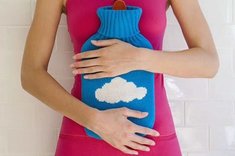 Chườm nóng bụng 1